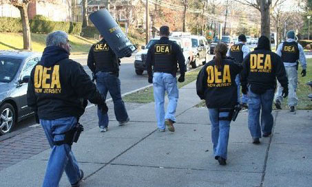 Đặc vụ chống ma túy dự tiệc sex với gái mại dâm