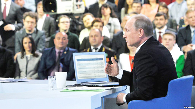 Cuộc giao lưu trực tuyến marathon của ông Putin. Ảnh: RT