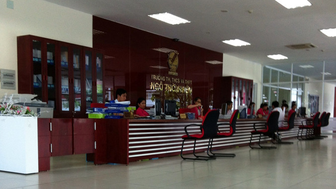 Nhiều học sinh của trường TH - THCS - THPT Ngô Thời Nhiệm bị phạt tiền nếu nghỉ học phụ đạo