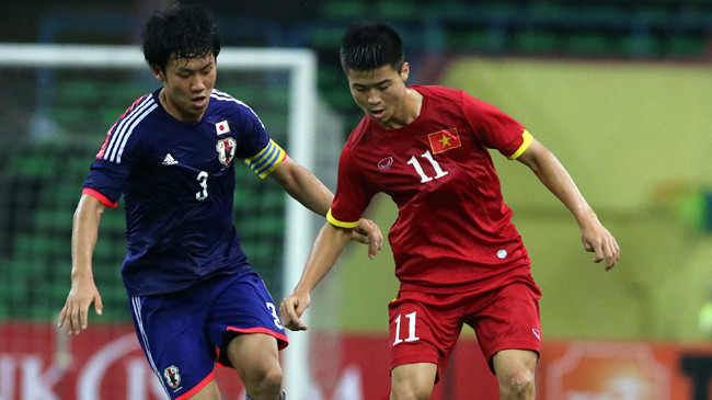 Các chân sút Olympic Việt Nam (phải) cần ghi thật nhiều bàn thắng vào lưới Olympic Macau chiều nay để mong giành vé dự VCK U23 châu Á. Ảnh: VSI