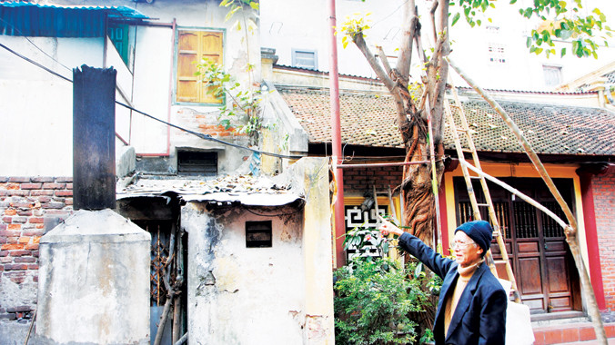 Có 7 hộ dân sống trong đền Phù Ủng (25 Lý Quốc Sư)