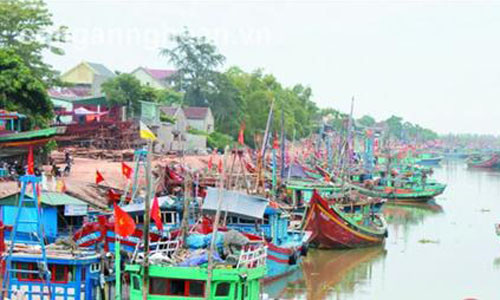 Cảng cá Lạch Vạn