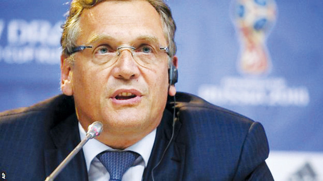 TTK FIFA Jerome Valcke phải rời khỏi trụ sở FIFA do dính nghi án hối lộ. Ảnh: AP