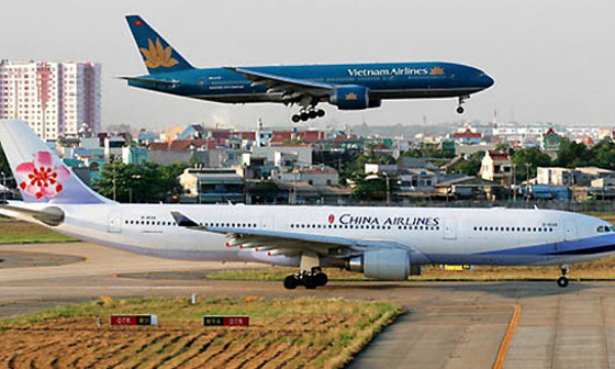 Máy bay China Airlines ở sân bay Tân Sơn Nhất. Ảnh minh họa.