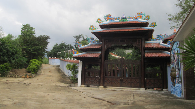 Toàn bộ khu biệt phủ ông Ngô Văn Quang sẽ bị tháo dỡ trước tháng 8. Ảnh: Nam Cường