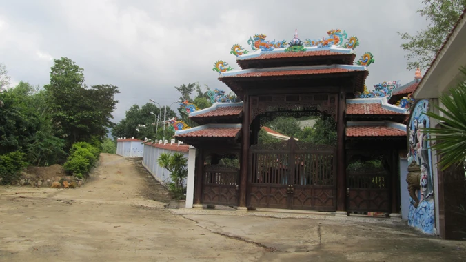 Toàn bộ khu biệt phủ ông Ngô Văn Quang sẽ bị tháo dỡ trước tháng 8. Ảnh: Nam Cường