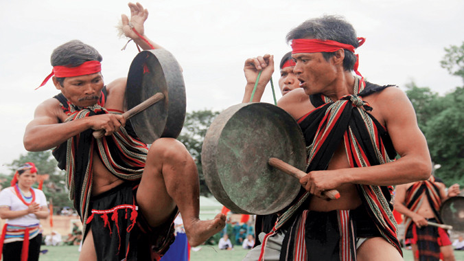 Đấu chiêng, một hình thức trình diễn độc đáo của người Cor dưới chân Ngọc Linh