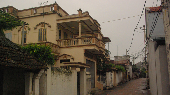 Những tòa nhà cao tầng ở Đường Lâm. Ảnh: T.Toan