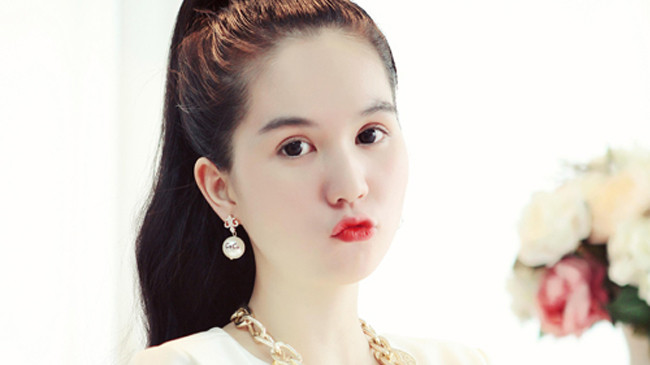 Ngọc Trinh: Vung tiền để… được yêu?