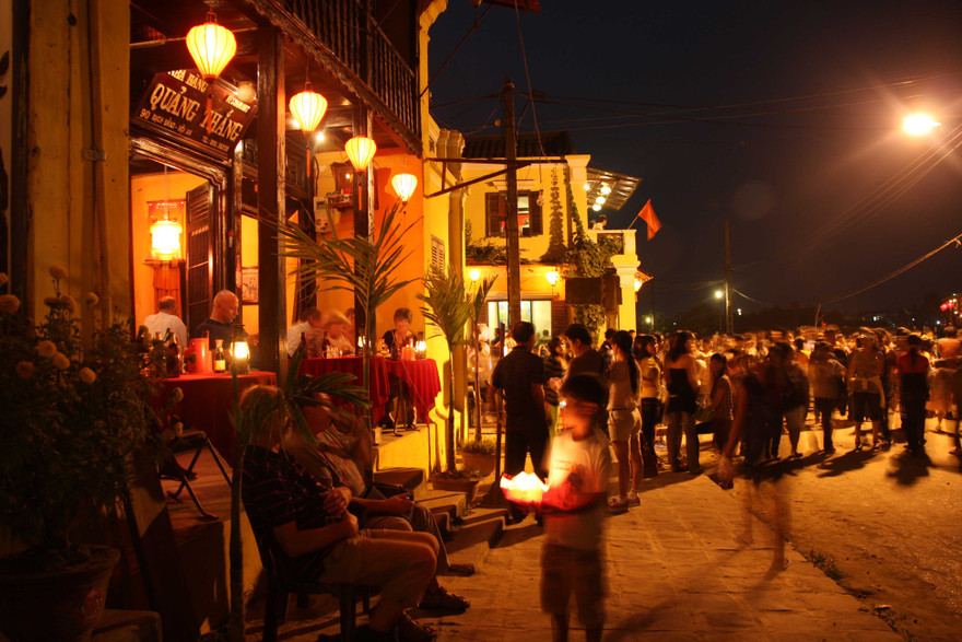 phố đêm Hội An