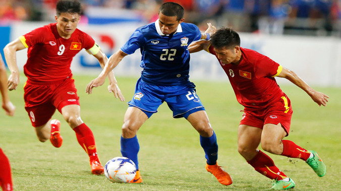 Các tuyển thủ QG sẽ có màn tái đấu với ĐT Thái Lan (giữa) trên sân nhà ngày 13/10 tới. Ảnh: VSI