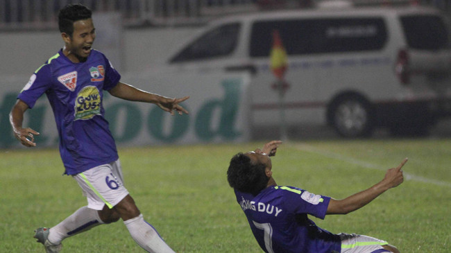 Liệu các cầu thủ HA.GL có được hưởng niềm vui chiến thắng và chạy thoát vị trí cuối bảng sau trận đấu với Than Quảng Ninh chiều nay? Ảnh: VSI