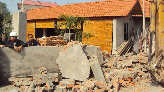 Người nghèo sẽ được hỗ trợ phí thi hành án. Ảnh: BT