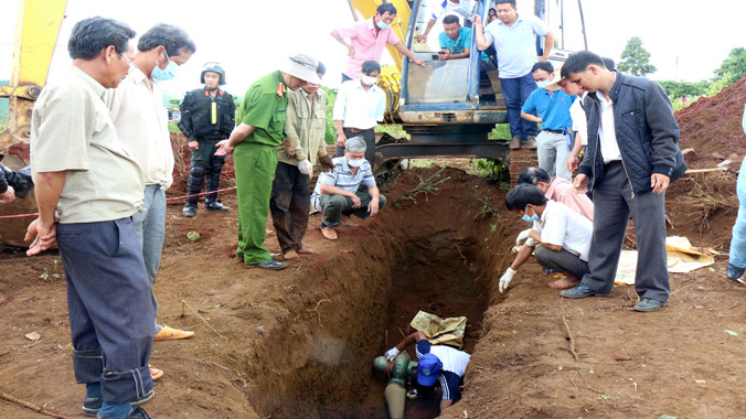 Hiện trường khai quật tử thi