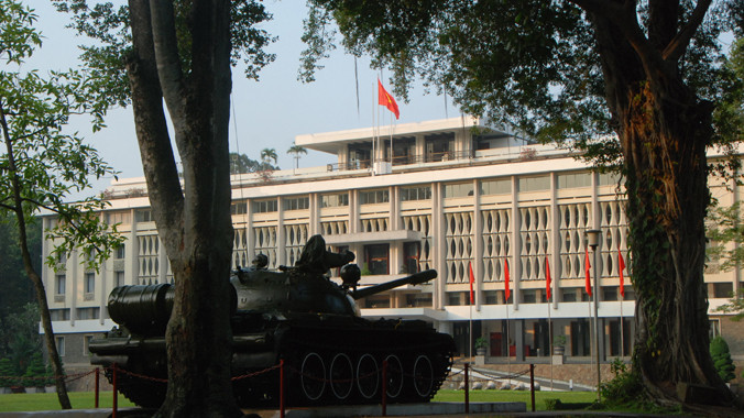 Mặt tiền chếch mái Dinh Độc Lập