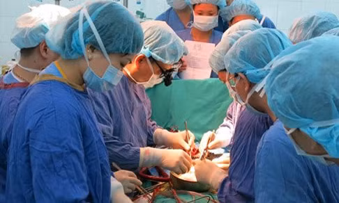 Ca ghép tạng hi hữu