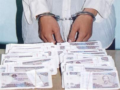 Bắt giữ 100 triệu tiền giả