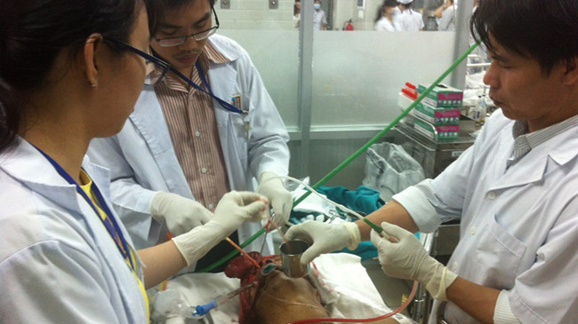 Cấp cứu các ca tai nạn giao thông do uống rượu bia tại bệnh viện TPHCM. Ảnh: Quốc Ngọc