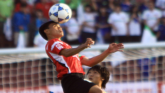  Kinh nghiệm và bản lĩnh của những chiến binh giàu kinh nghiệm như Tài Em khiến lớp đàn em giàu tài năng của HAGL vẫn phải ngước nhìn. Ảnh: T.Vũ