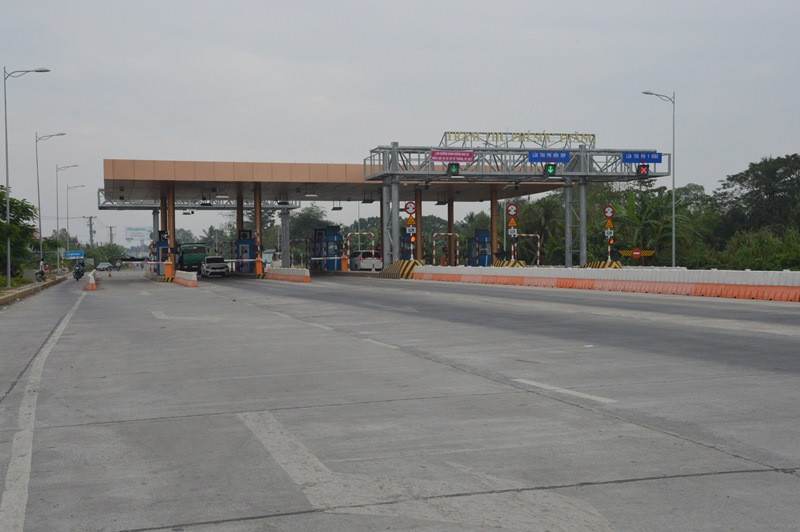 Quang cảnh trạm BOT Sóc Trăng vắng vẻ, khác hẳn với những ngày qua.