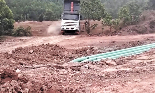 Tro xỉ thải của nhà máy Nhiệt điện Mông Dương 1 đổ thẳng ra môi trường 