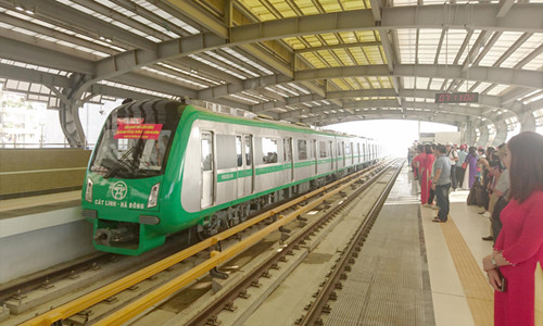 Tuyến đường sắt trên cao Cát Linh - Hà Đông đi vào vận hành thử nghiệm sáng 20/9. Ảnh: L.H.V