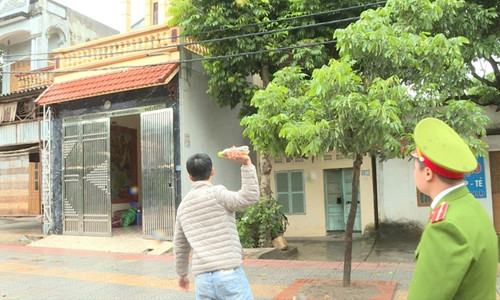 Công an tỉnh Hưng Yên thực nghiệm vụ ném chất bẩn đòi nợ 
