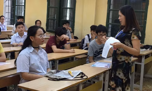 Năm nay học sinh lớp 9 của Hà Nội thi lên lớp 10 với 4 môn thay vì 2 môn như những năm trước. Ảnh : N.H 