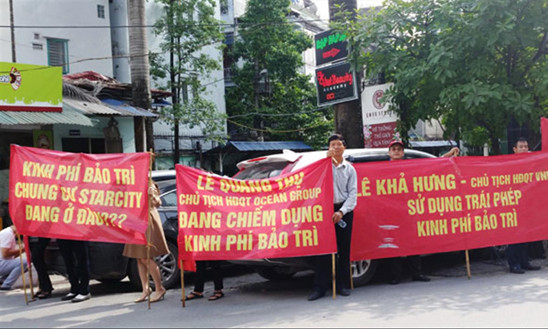 Hàng trăm hộ dân Star City xuống đường đòi chủ đầu tư trả tiền quỹ bảo trì