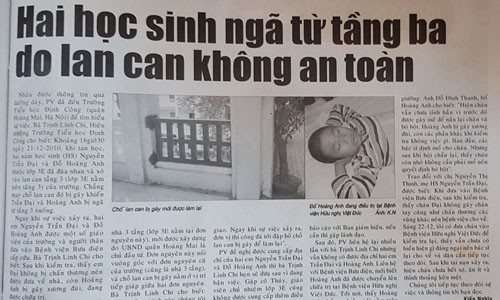 Bài viết “Hai học sinh ngã từ tầng ba do lan can không an toàn” theo thông tin qua đường dây nóng