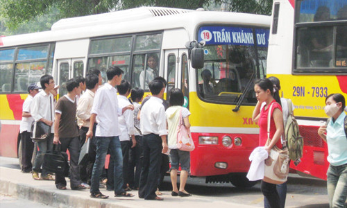 Sau một thời gian phát triển mạnh, sản lượng xe buýt đang bị chững lại vì nhiều nguyên nhân. Ảnh: A.Trọng 