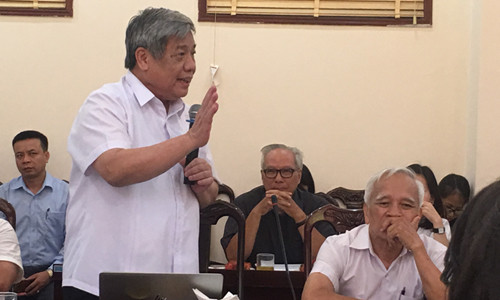 GS Vũ Minh Giang chia sẻ tại hội thảo. Ảnh: Nghiêm Huê 