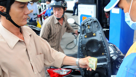 Xăng dầu đồng loạt giảm giá từ 15h hôm nay