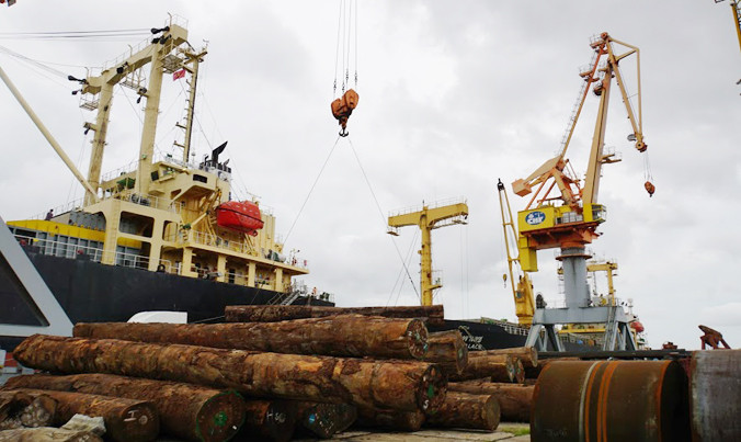 Nhiều DN kêu trời khi Hải Phòng thu thêm phí sử dụng công trình, kết cấu hạ tầng. Ảnh: Sỹ Lực.