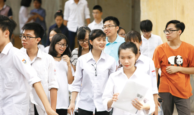 Xưa nay Bộ loay hoay mãi với việc tuyển sinh, mỗi năm mỗi kiểu (Trong ảnh: Thí sinh dự thi THPT Quốc gia 2016). Ảnh: Ngọc Châu.