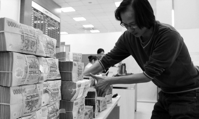 Giữ lãi suất ổn định: Nhà điều hành phải làm gì?