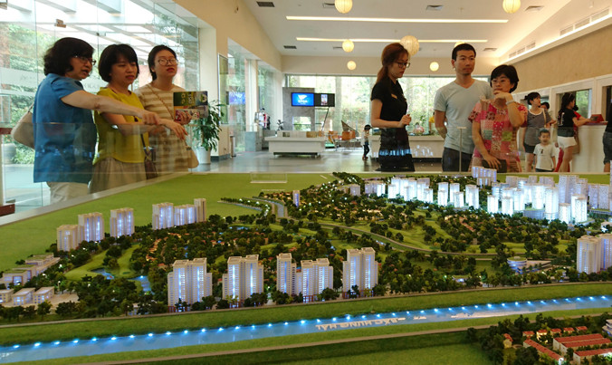 Nhiều dự án quảng bá bán nhà hỗ trợ lãi suất 0% cho người mua. Ảnh: Như Ý.