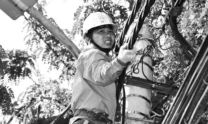 EVN phấn đấu sẽ giảm thời gian thực hiện các thủ tục của điện lực xuống dưới 7 ngày.