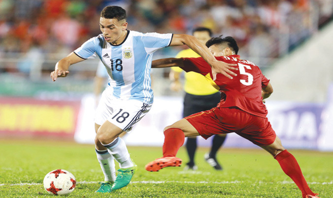 U20 Argentina vượt trội về mọi mặt so với U20 Việt Nam. Ảnh: VSI.