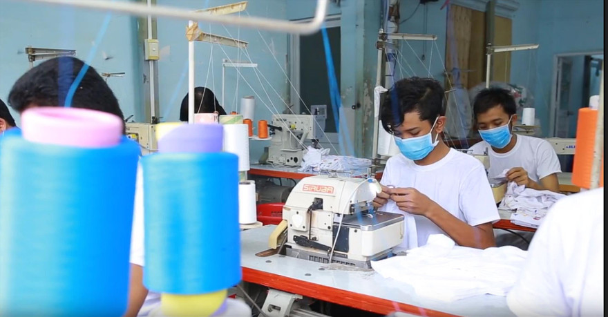 Nhiều doanh nghiệp vẫn chưa thể vui dù được “cởi trói”. Ảnh: VP.