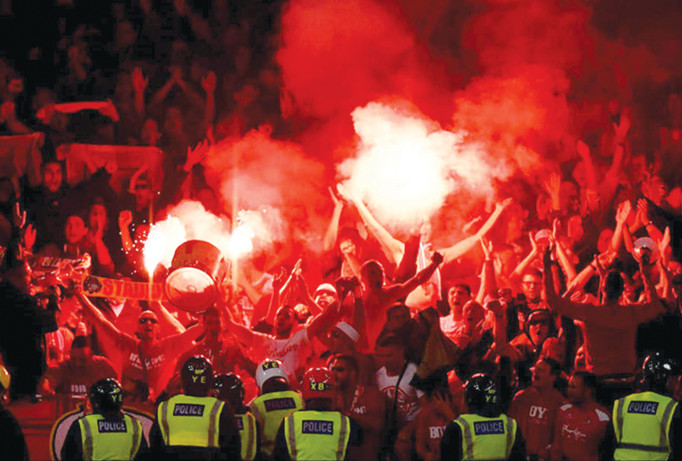 Arsenal và Cologne đối diện án phạt nặng sau màn gây rối từ CĐV. Ảnh: GETTYIMAGES.