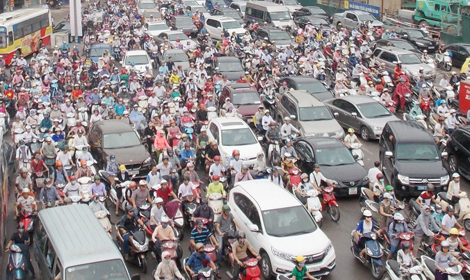 Hạn chế phương tiện cá nhân là nội dung quan trọng được thảo luận tại kỳ họp này. Ảnh: Trọng Đảng.