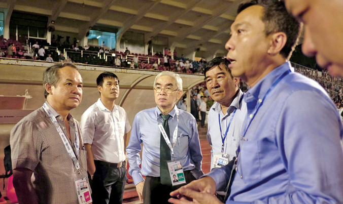 Các lãnh đạo cấp cao VFF đang cho thấy bầu không khí vui vẻ, đoàn kết trước thềm SEA Games 2017. Ảnh: VSI.