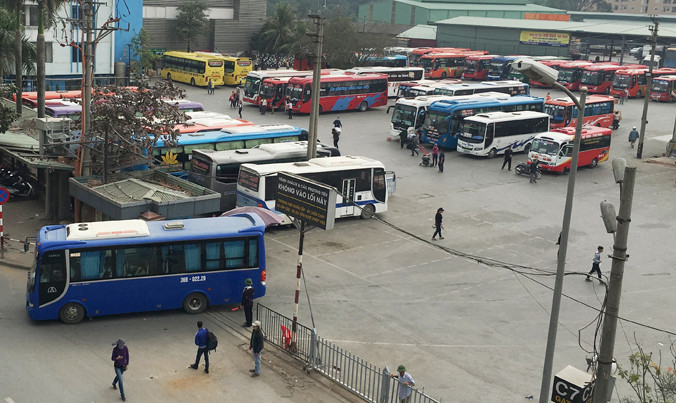 30% trên tổng số trên 600 “lốt” xe chuyển bến vẫn chưa đến các bến mới. Ảnh: Anh Trọng.