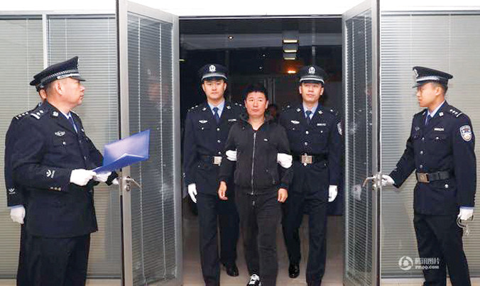 Diêm Vĩnh Minh bị đưa từ New Zealand tự thú.