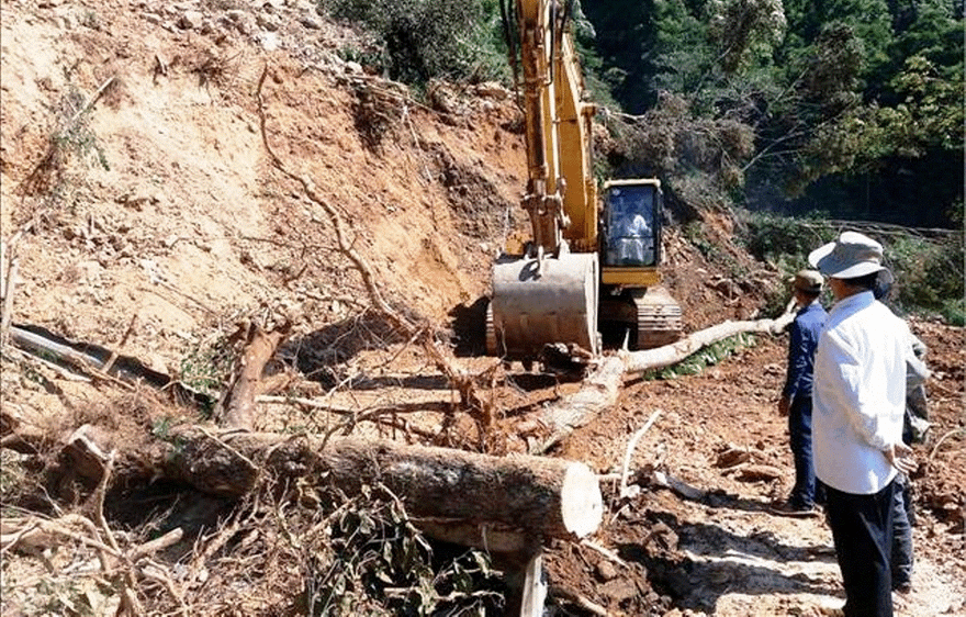 Sạt lở Quốc lộ 49 giữa mùa khô