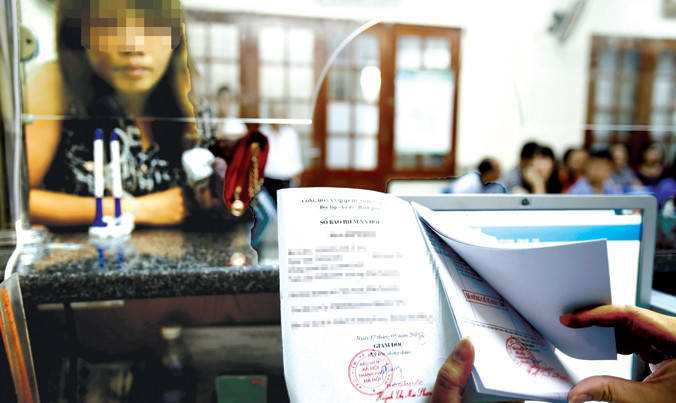 Nhiều người tìm cách về hưu trước tuổi để chạy chính sách lương hưu thay đổi. Ảnh minh họa: Như Ý.