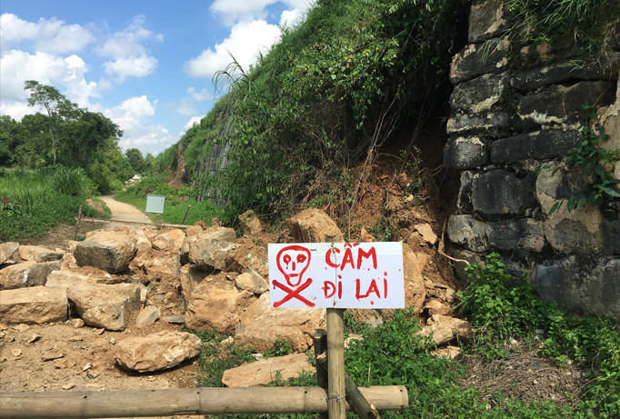 Đoạn tường thành Nhà Hồ bị sạt lở.