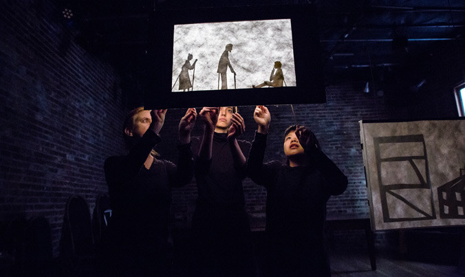 Vở diễn Dynamo tại Brick Theatre, Brooklyn. Ảnh: Kelly Stuart.