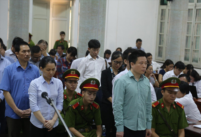 Các bị cáo tại tòa.